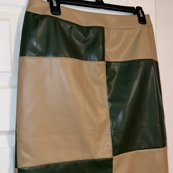 New York & Company Tan & Green Colorblock Faux Leather Pencil Skirt NWT - Picture 4 of 10